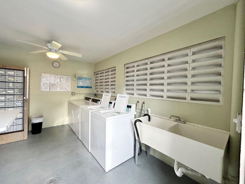 LAUNDRY ROOM