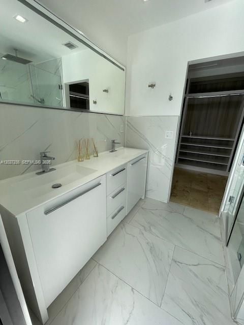 Недавно арендовано: $7,000 (4 спален, 3 ванн, 2388 Квадратных фут)