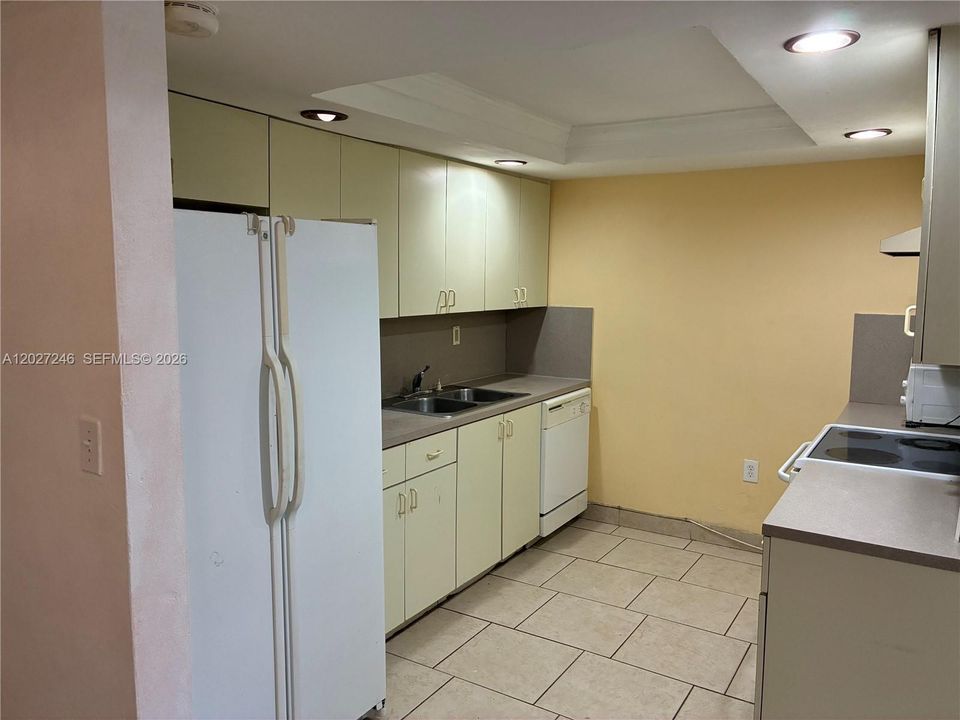 For Sale: $468,000 (3 beds, 2 baths, 1640 Square Feet)