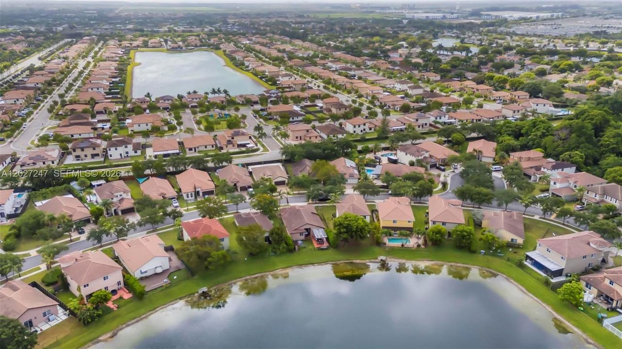 На продажу: $669,999 (4 спален, 2 ванн, 2463 Квадратных фут)