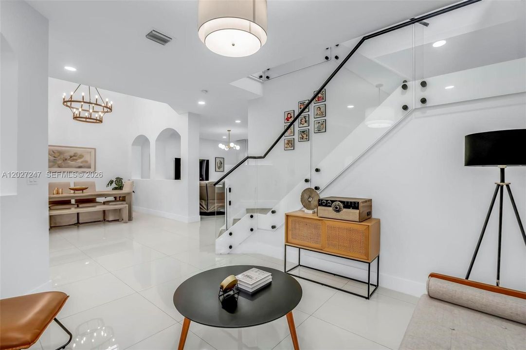 На продажу: $669,999 (4 спален, 2 ванн, 2463 Квадратных фут)