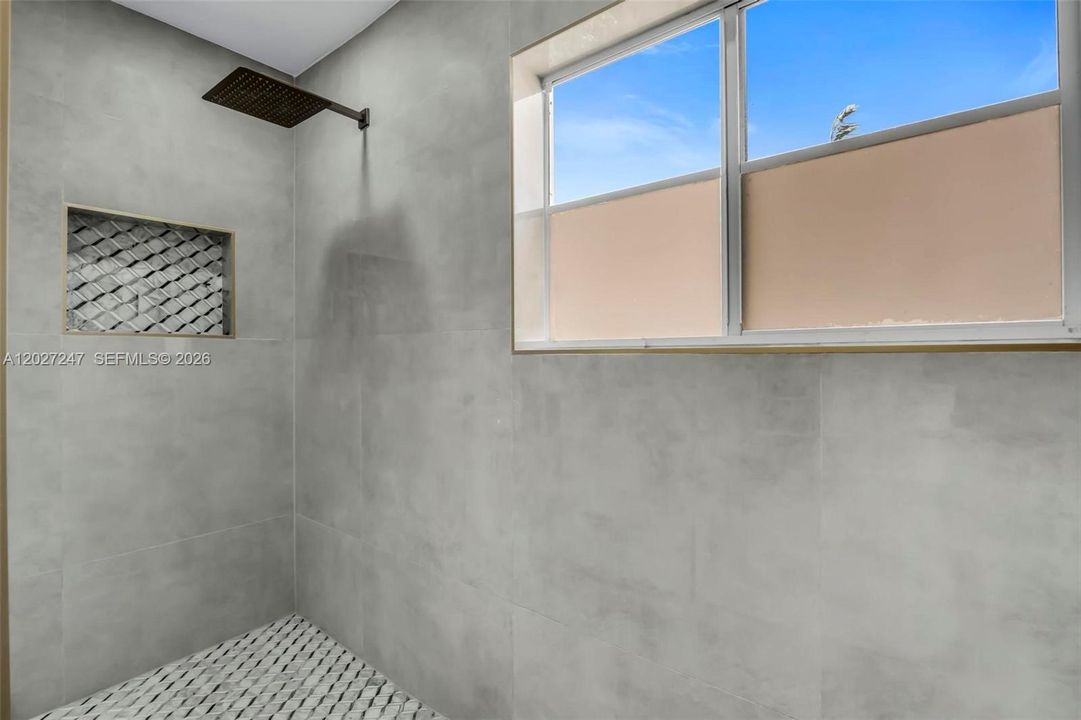 На продажу: $669,999 (4 спален, 2 ванн, 2463 Квадратных фут)