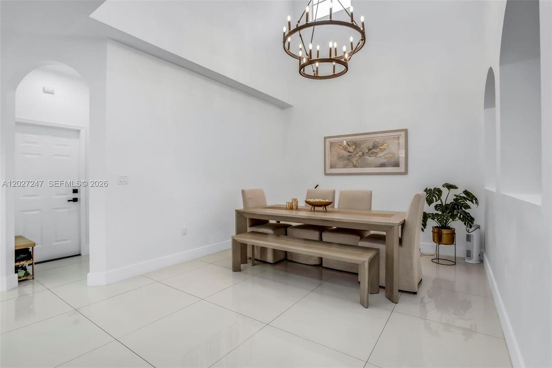 На продажу: $669,999 (4 спален, 2 ванн, 2463 Квадратных фут)