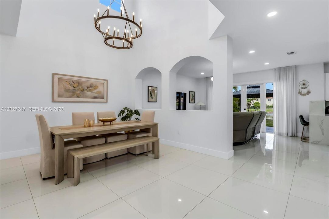 На продажу: $669,999 (4 спален, 2 ванн, 2463 Квадратных фут)