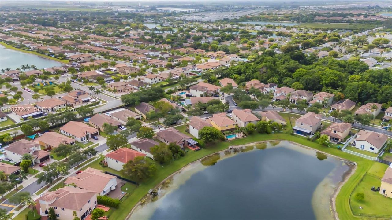 На продажу: $669,999 (4 спален, 2 ванн, 2463 Квадратных фут)