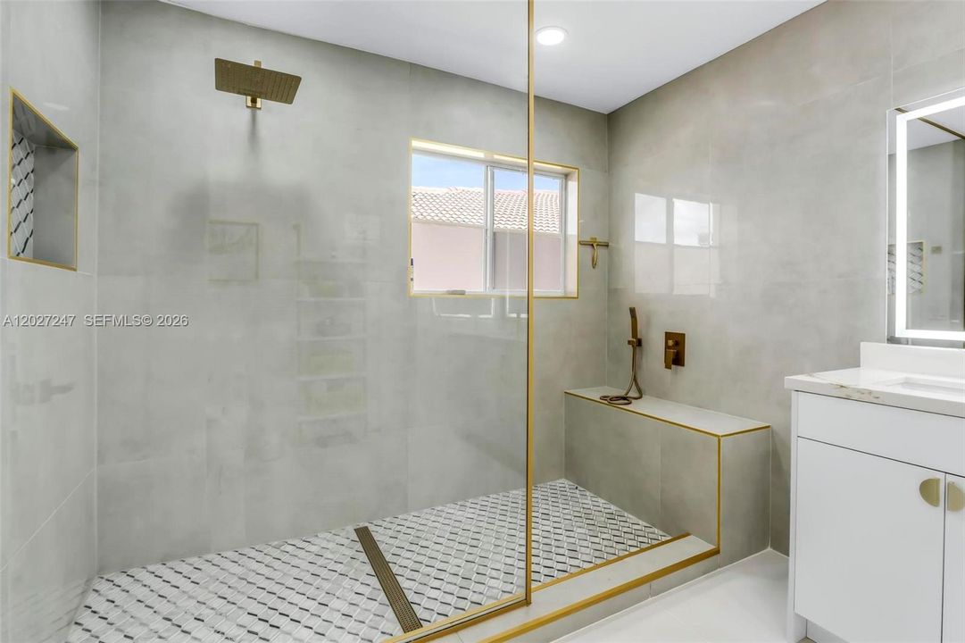 На продажу: $669,999 (4 спален, 2 ванн, 2463 Квадратных фут)