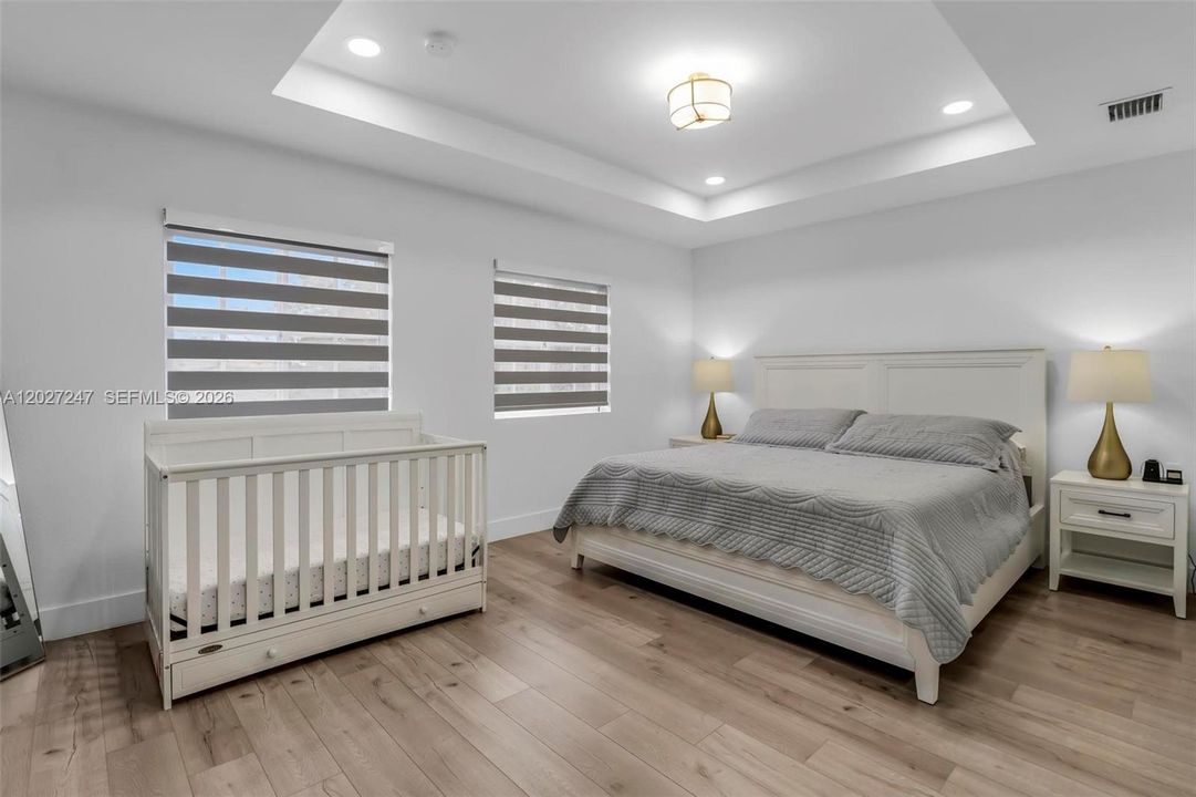 На продажу: $669,999 (4 спален, 2 ванн, 2463 Квадратных фут)