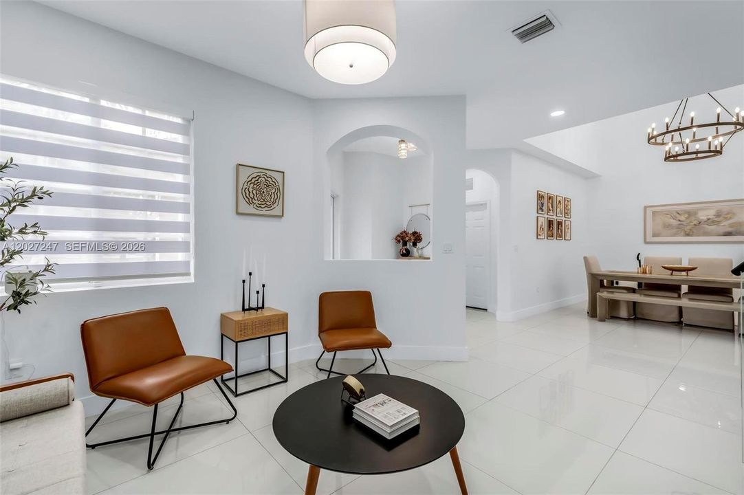 На продажу: $669,999 (4 спален, 2 ванн, 2463 Квадратных фут)