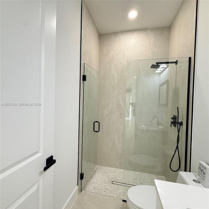 На продажу: $364,900 (4 спален, 2 ванн, 1650 Квадратных фут)