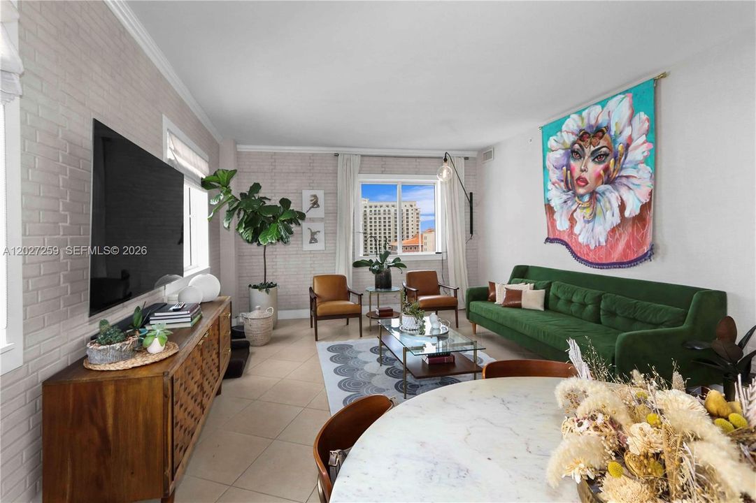 For Sale: $875,000 (2 beds, 2 baths, 1394 Square Feet)