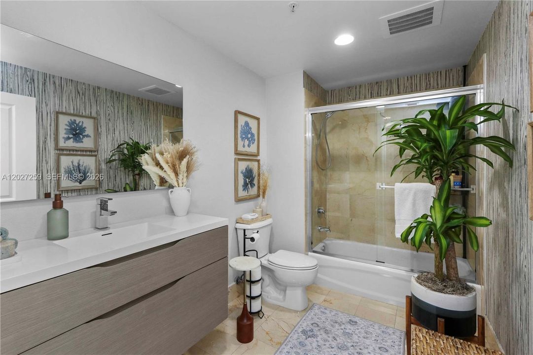 For Sale: $875,000 (2 beds, 2 baths, 1394 Square Feet)