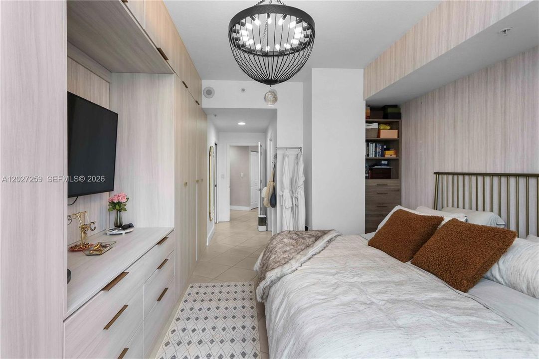 For Sale: $875,000 (2 beds, 2 baths, 1394 Square Feet)