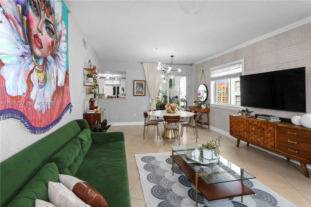 For Sale: $875,000 (2 beds, 2 baths, 1394 Square Feet)