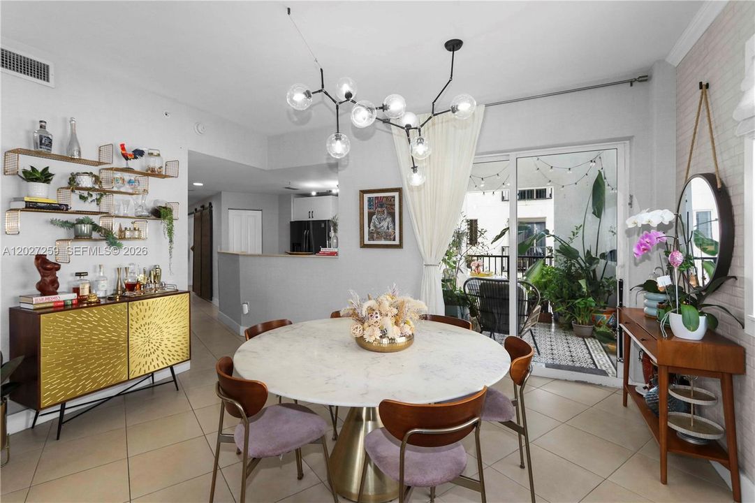 For Sale: $875,000 (2 beds, 2 baths, 1394 Square Feet)