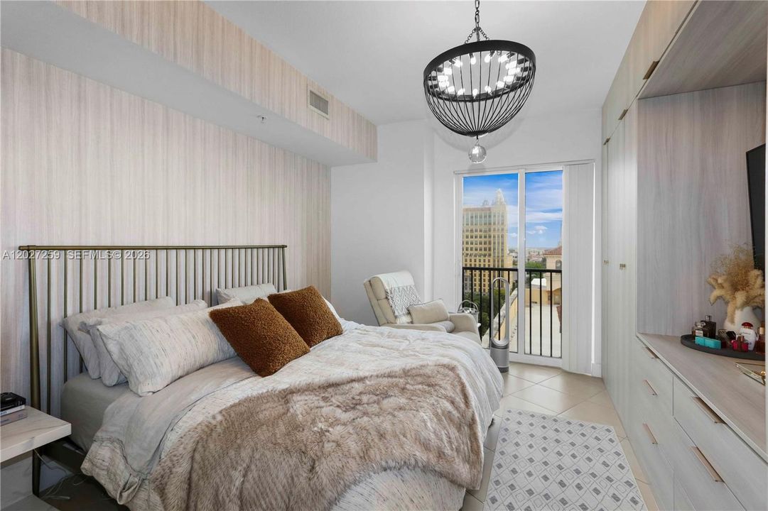 For Sale: $875,000 (2 beds, 2 baths, 1394 Square Feet)
