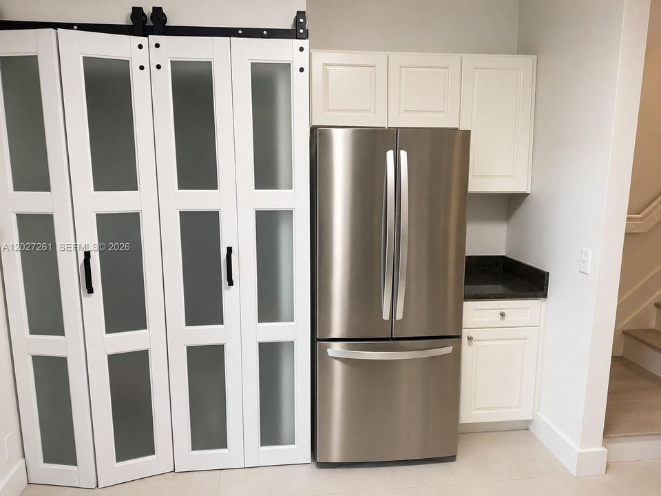For Sale: $399,900 (2 beds, 1 baths, 1110 Square Feet)