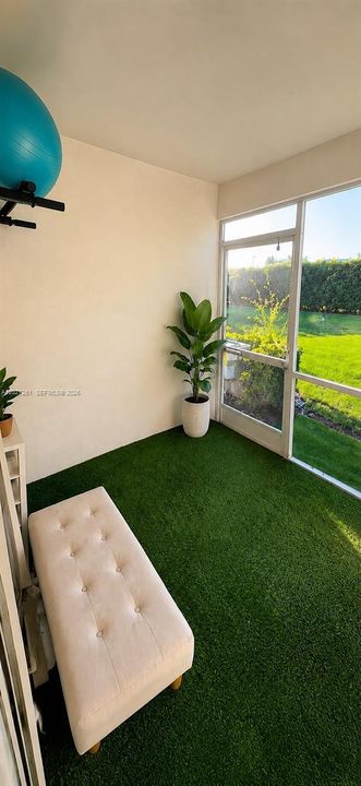 For Sale: $399,900 (2 beds, 1 baths, 1110 Square Feet)