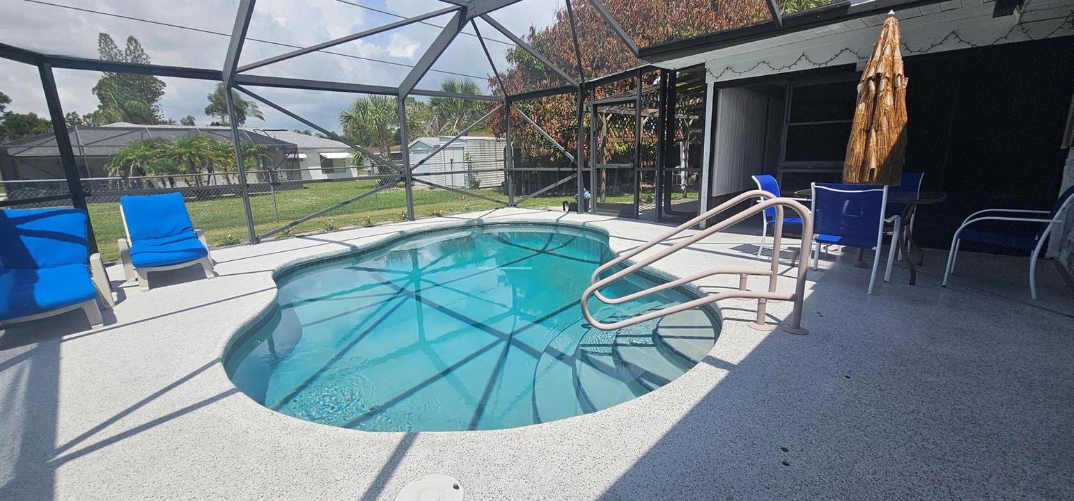 POOL
