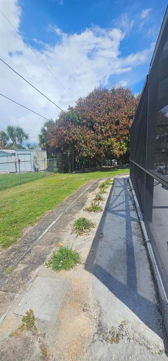 SIDE WALK