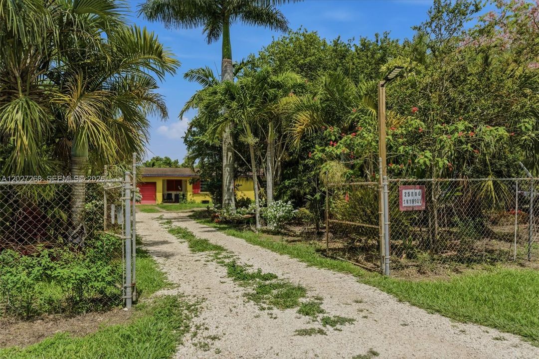 En Venta: $1,150,000 (3 camas, 2 baños, 1032 Pies cuadrados)