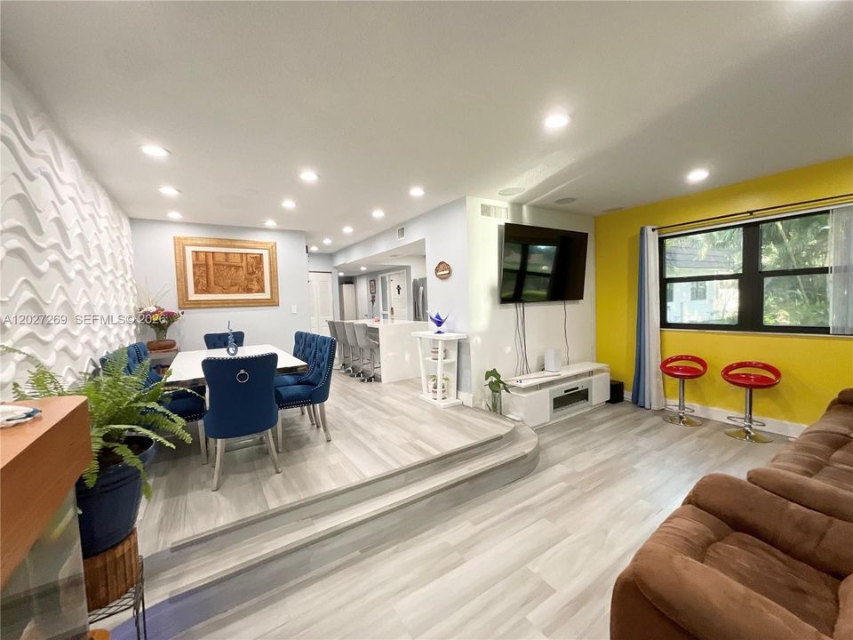 For Sale: $379,000 (4 beds, 2 baths, 1616 Square Feet)