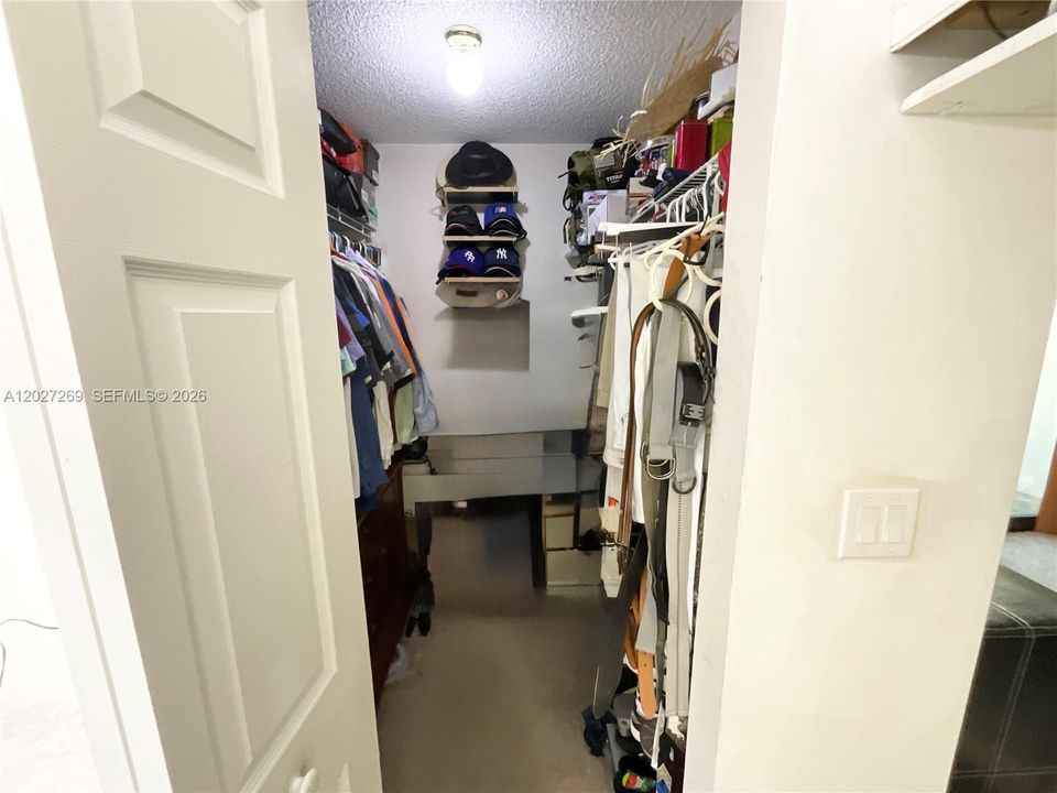 For Sale: $379,000 (4 beds, 2 baths, 1616 Square Feet)