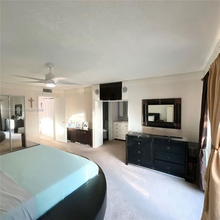 For Sale: $379,000 (4 beds, 2 baths, 1616 Square Feet)