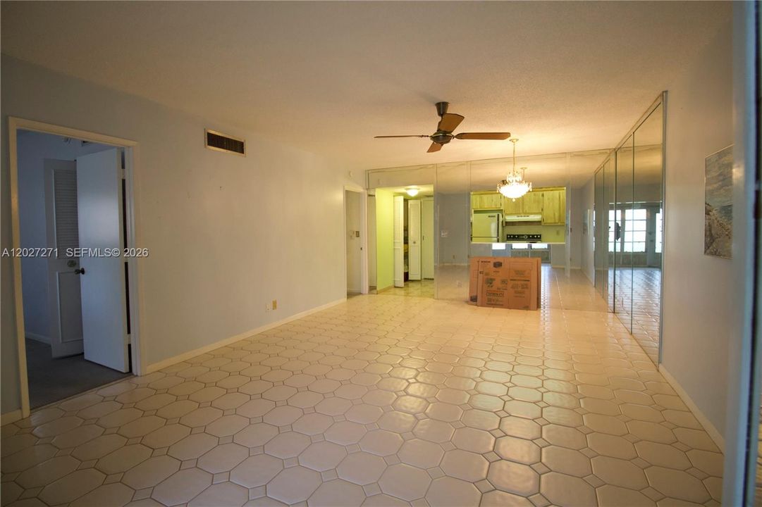For Sale: $99,000 (2 beds, 2 baths, 870 Square Feet)