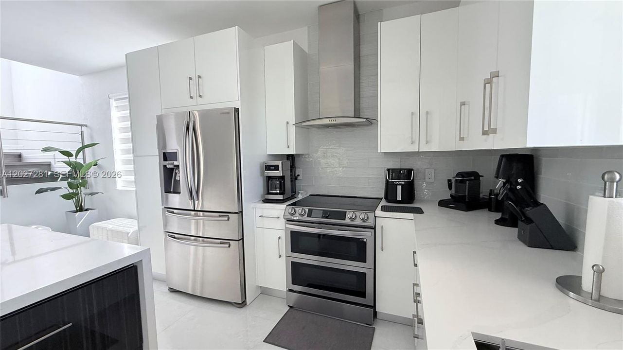 For Sale: $950,000 (4 beds, 2 baths, 2088 Square Feet)