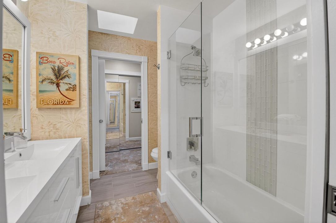 Jack/Jill Bath