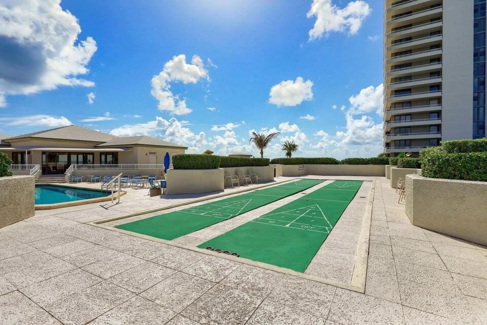 SHUFFLE BOARD