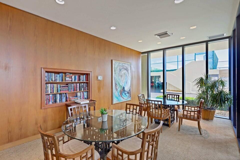 LIBRARY/ CARD ROOM