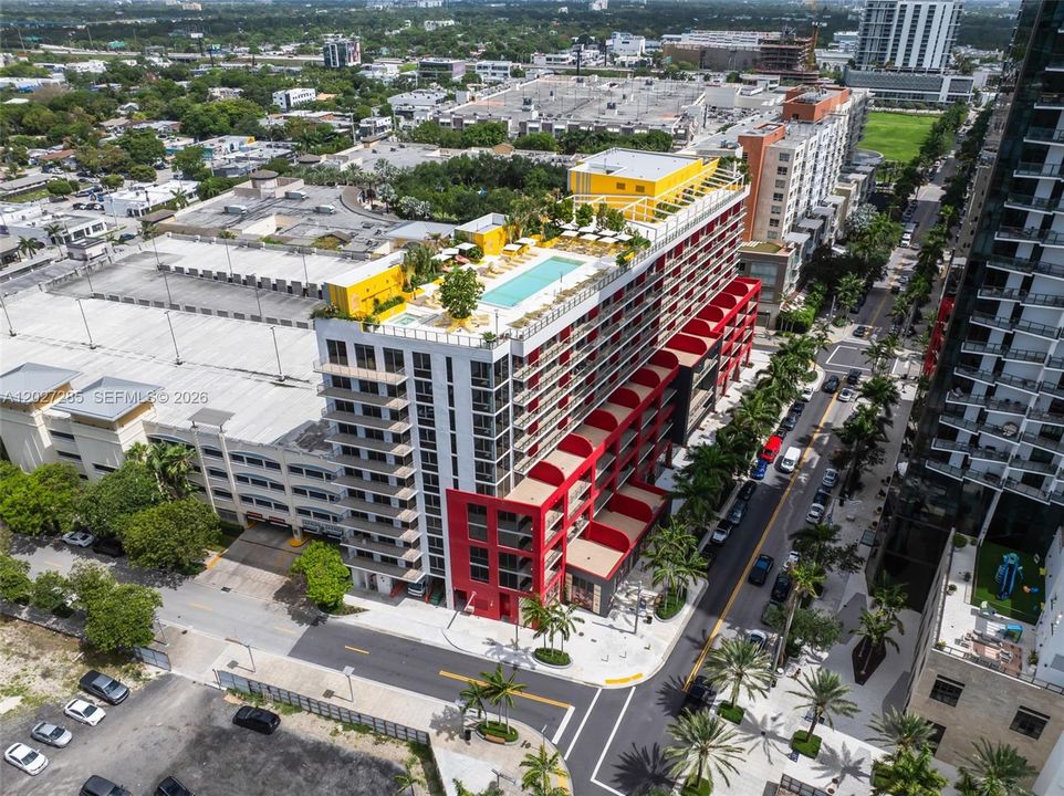 For Sale: $930,000 (1 beds, 1 baths, 817 Square Feet)