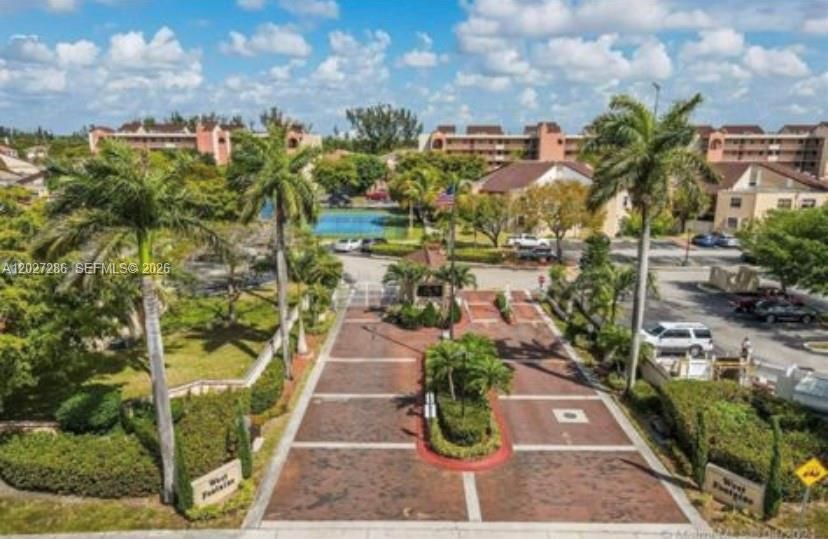 На продажу: $310,000 (2 спален, 2 ванн, 958 Квадратных фут)