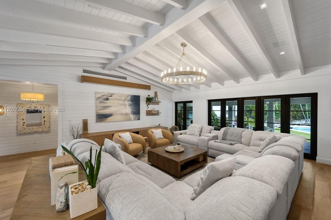 For Sale: $7,995,000 (7 beds, 6 baths, 0 Square Feet)