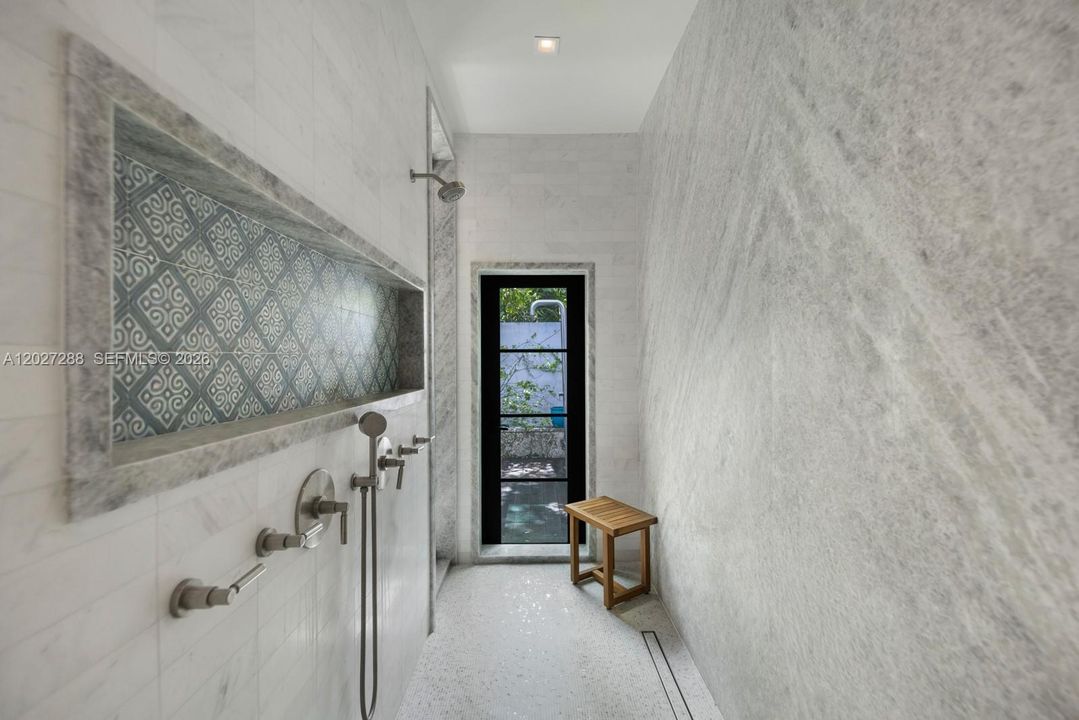 For Sale: $7,995,000 (7 beds, 6 baths, 0 Square Feet)