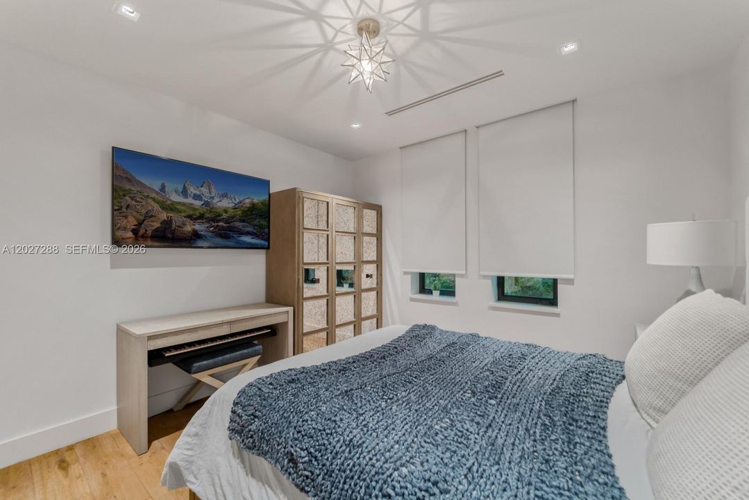 For Sale: $7,995,000 (7 beds, 6 baths, 0 Square Feet)