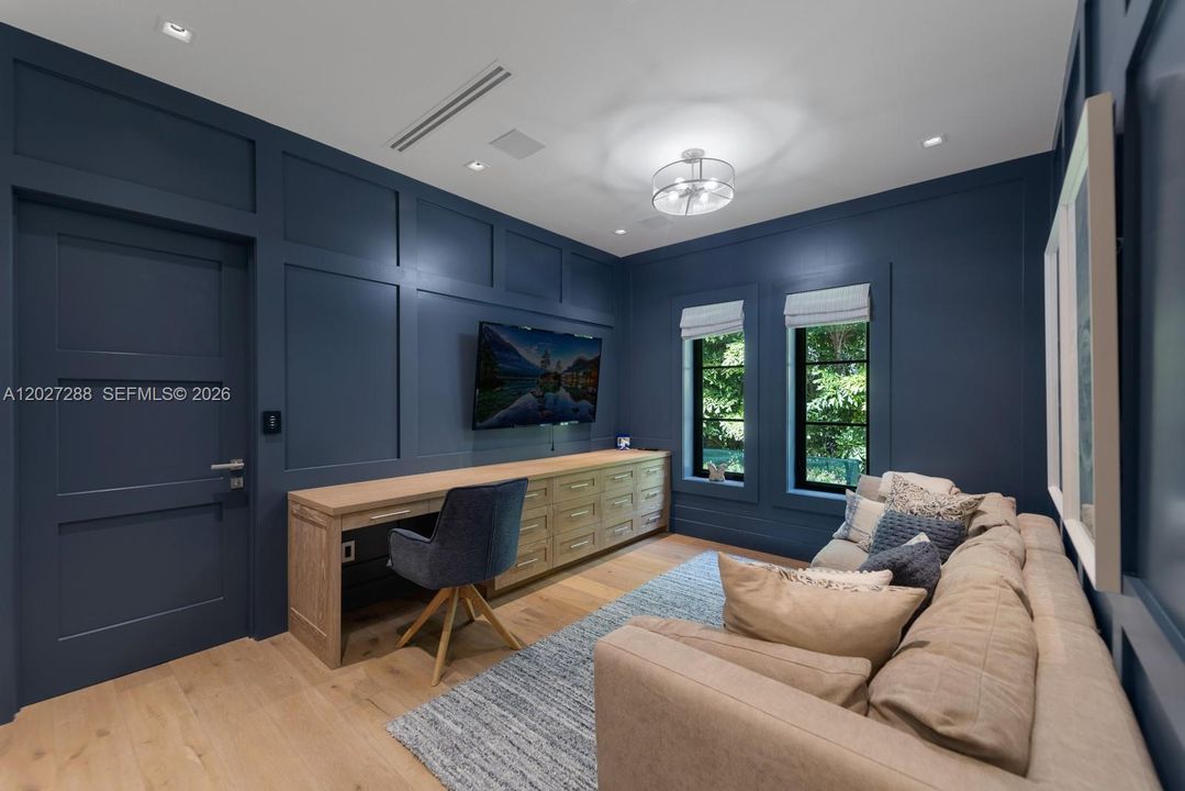 For Sale: $7,995,000 (7 beds, 6 baths, 0 Square Feet)