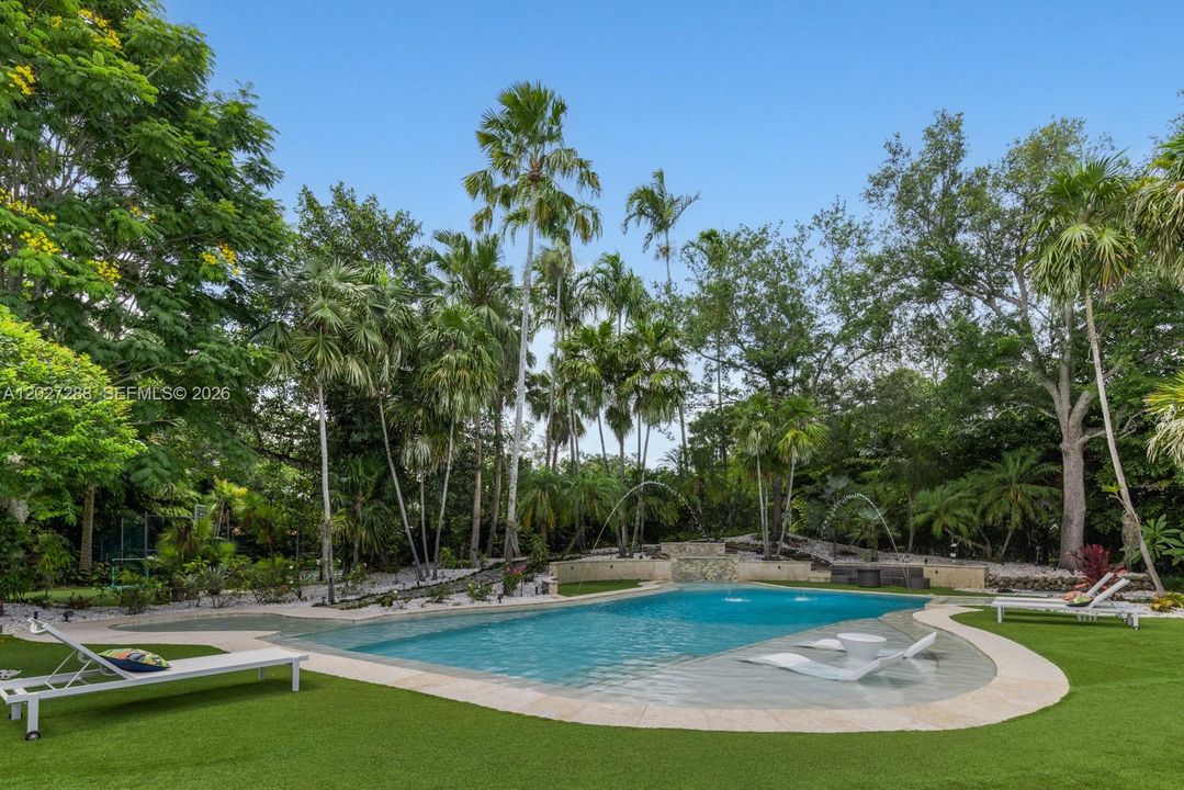 For Sale: $7,995,000 (7 beds, 6 baths, 0 Square Feet)