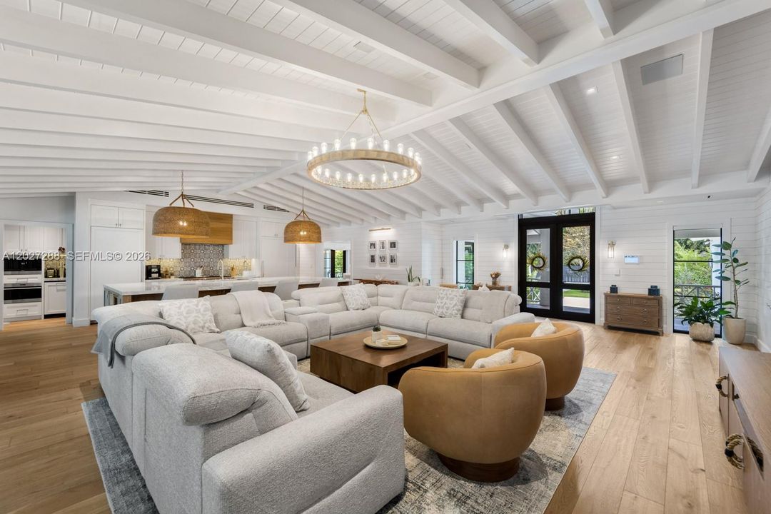 For Sale: $7,995,000 (7 beds, 6 baths, 0 Square Feet)