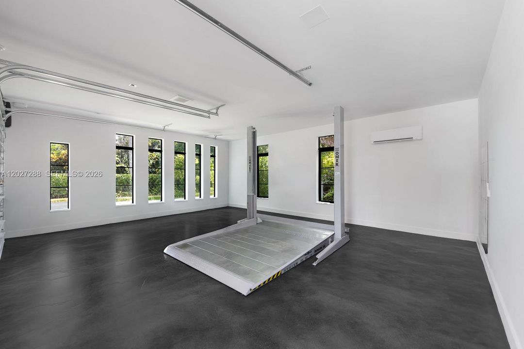 For Sale: $7,995,000 (7 beds, 6 baths, 0 Square Feet)