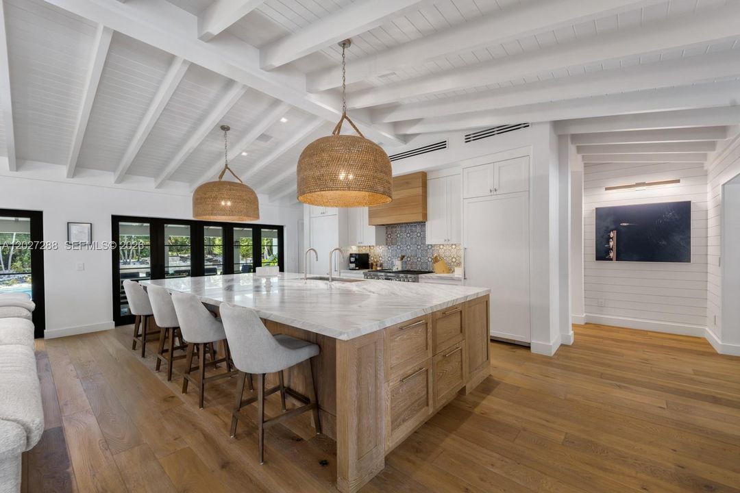 For Sale: $7,995,000 (7 beds, 6 baths, 0 Square Feet)