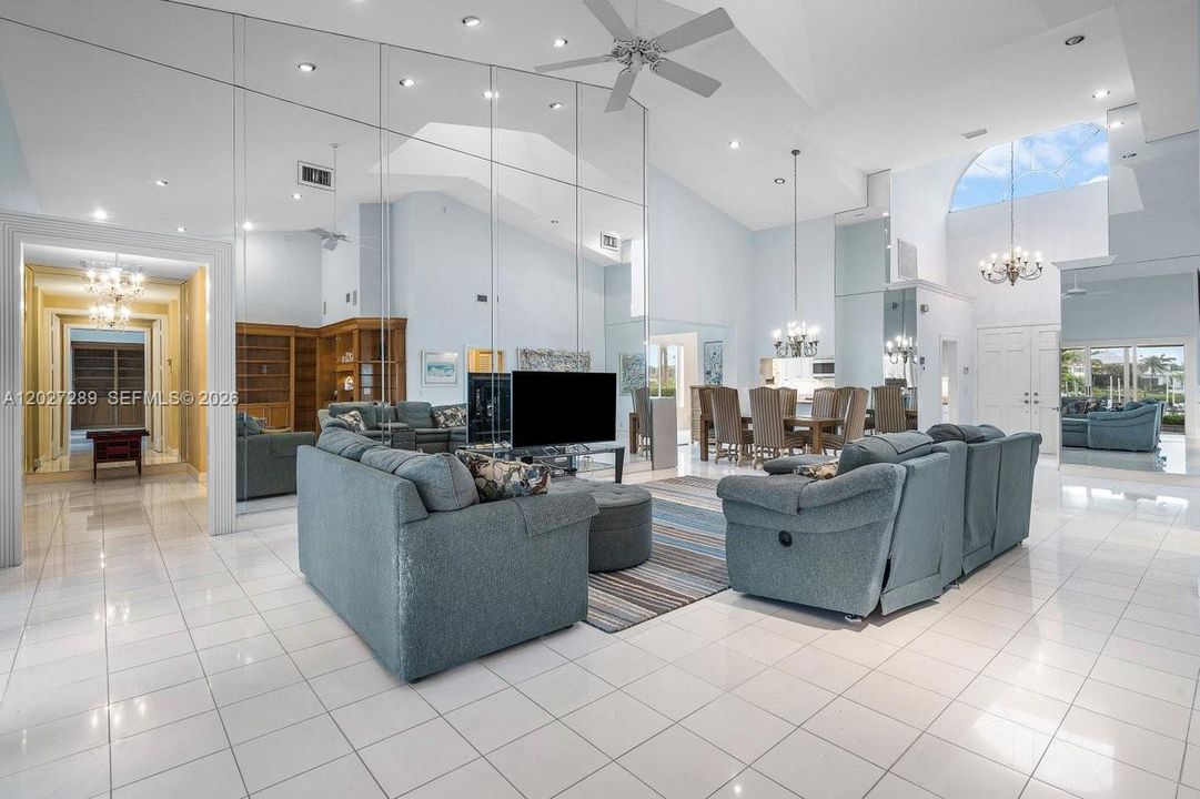 Activo con contrato: $4,950,000 (2 camas, 2 baños, 2518 Pies cuadrados)