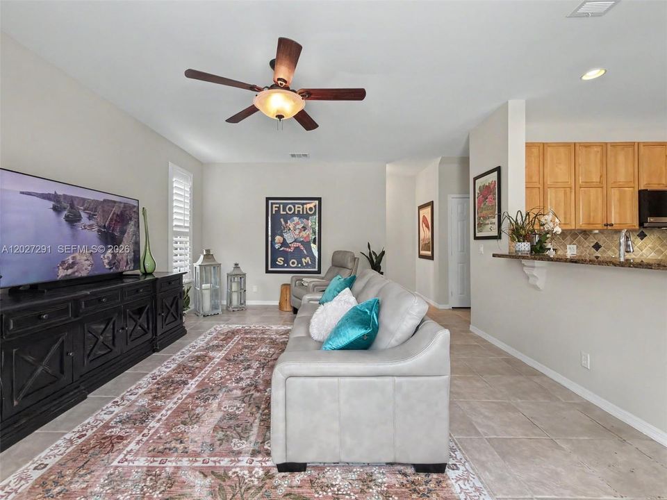 For Sale: $899,999 (4 beds, 2 baths, 2578 Square Feet)