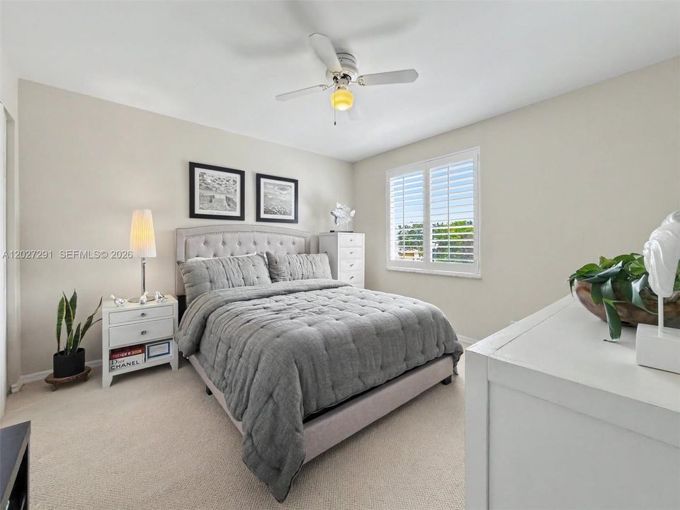 For Sale: $899,999 (4 beds, 2 baths, 2578 Square Feet)