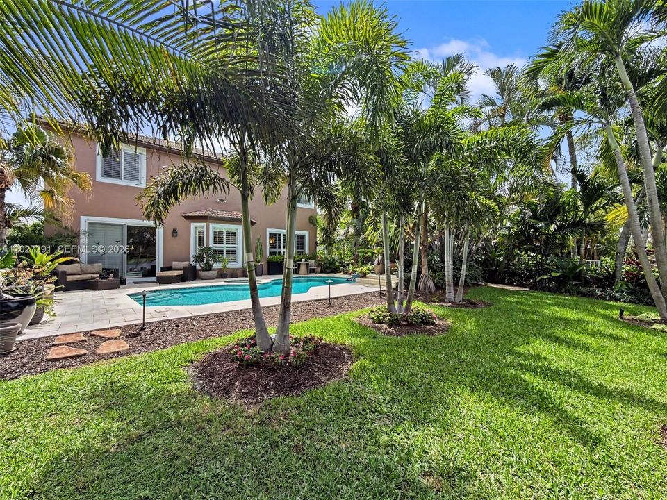 For Sale: $899,999 (4 beds, 2 baths, 2578 Square Feet)