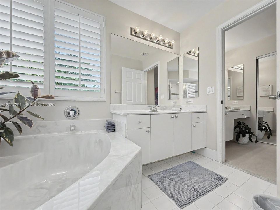 For Sale: $899,999 (4 beds, 2 baths, 2578 Square Feet)