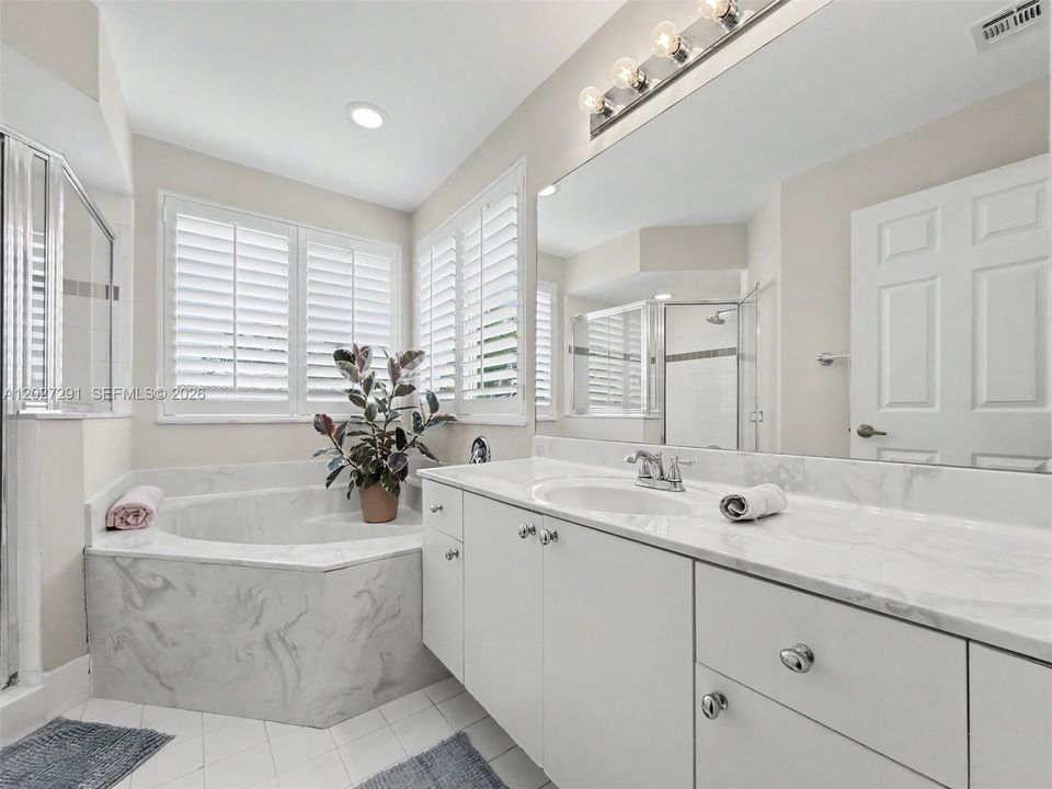 For Sale: $899,999 (4 beds, 2 baths, 2578 Square Feet)