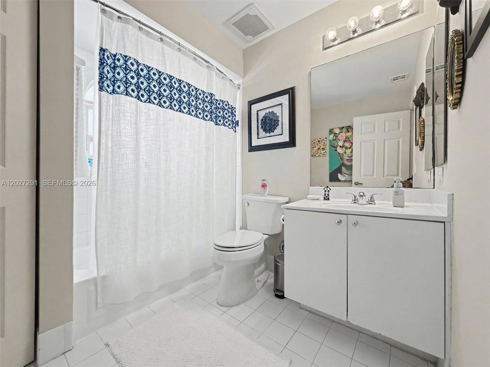 For Sale: $899,999 (4 beds, 2 baths, 2578 Square Feet)