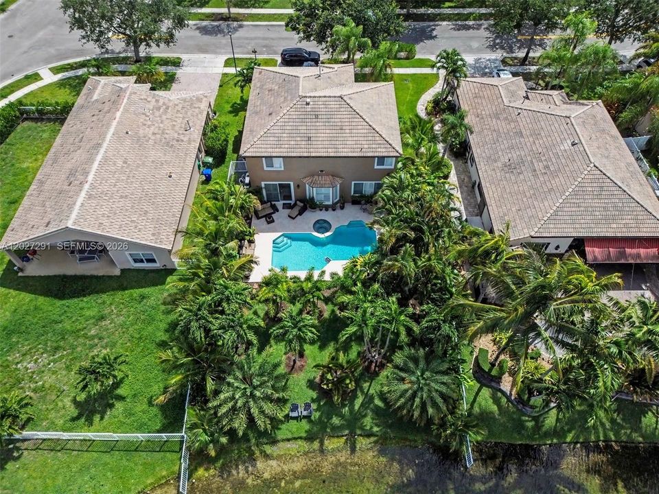 For Sale: $899,999 (4 beds, 2 baths, 2578 Square Feet)